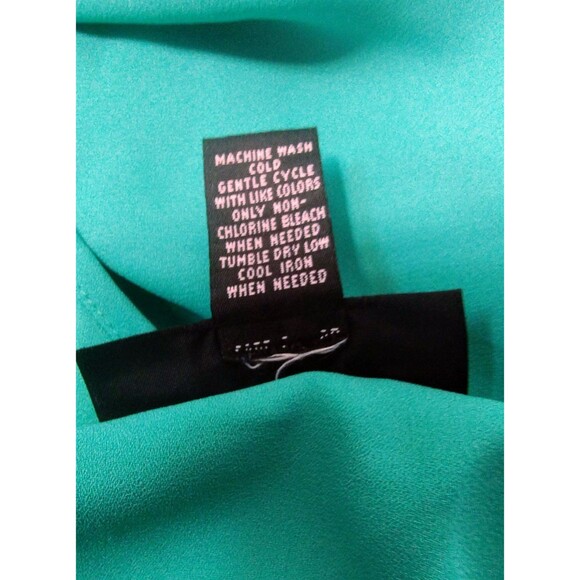 Alfani Blouse Women's L Foam Green Roll Tab Sleeve V Neck Lightweight Cruise - Picture 4 of 9